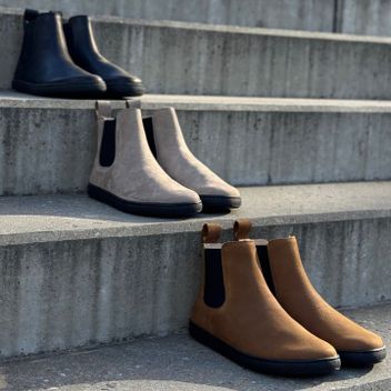 Barefoot Chelsea Brown